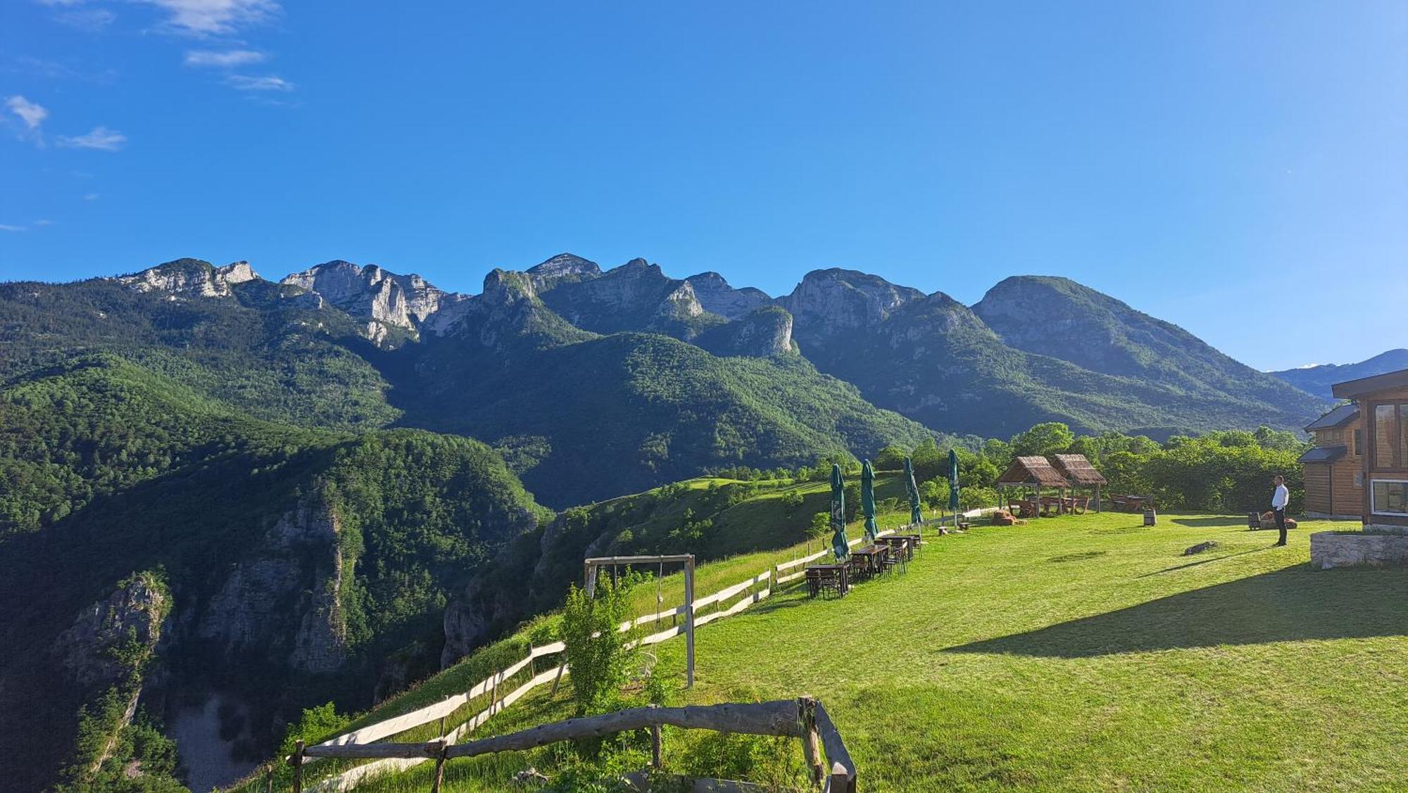 Eco Lodge Eagle'S Nest Savnik Exterior photo