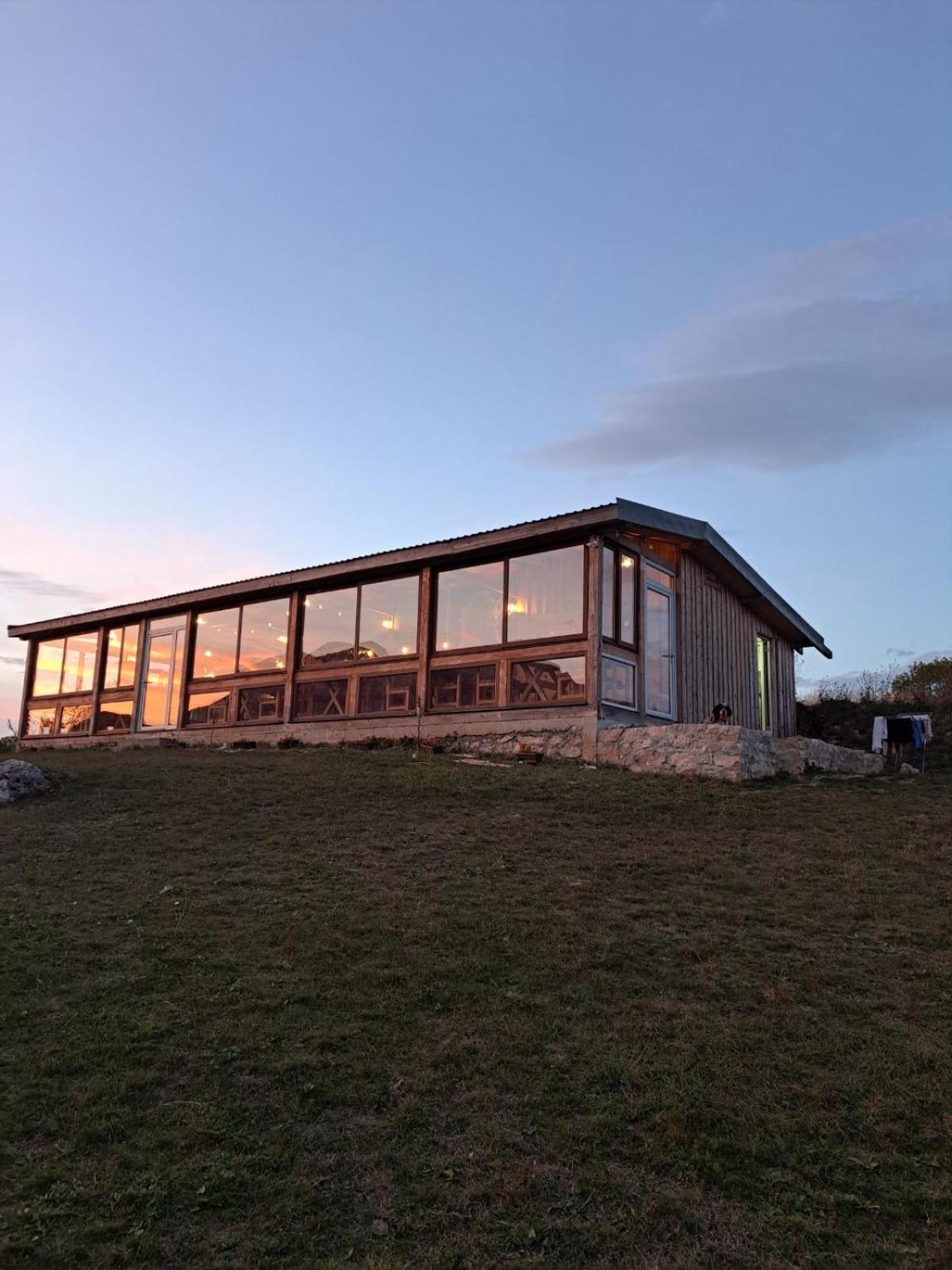 Eco Lodge Eagle'S Nest Savnik Exterior photo